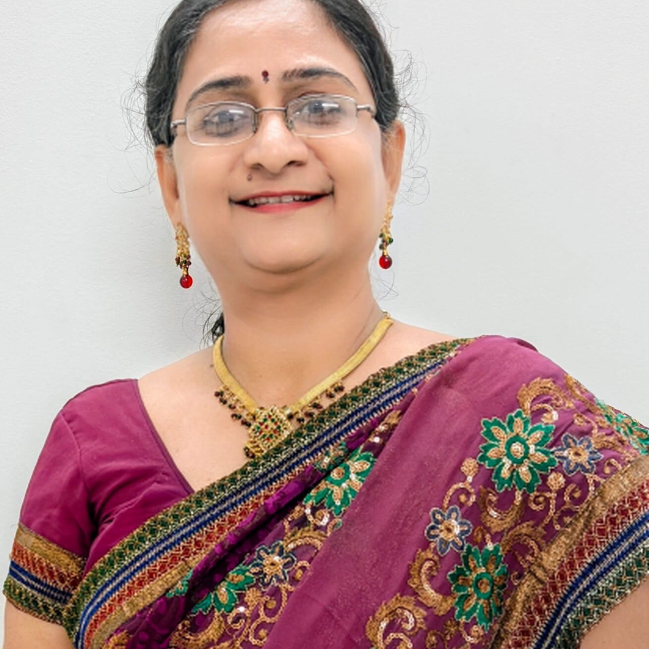 Sushmakadge.jpg